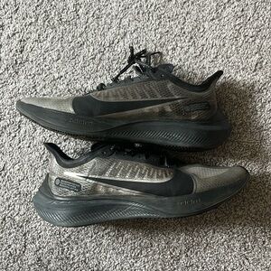 Gently Used - Nike Zoom Gravity - Men’s Size 10
